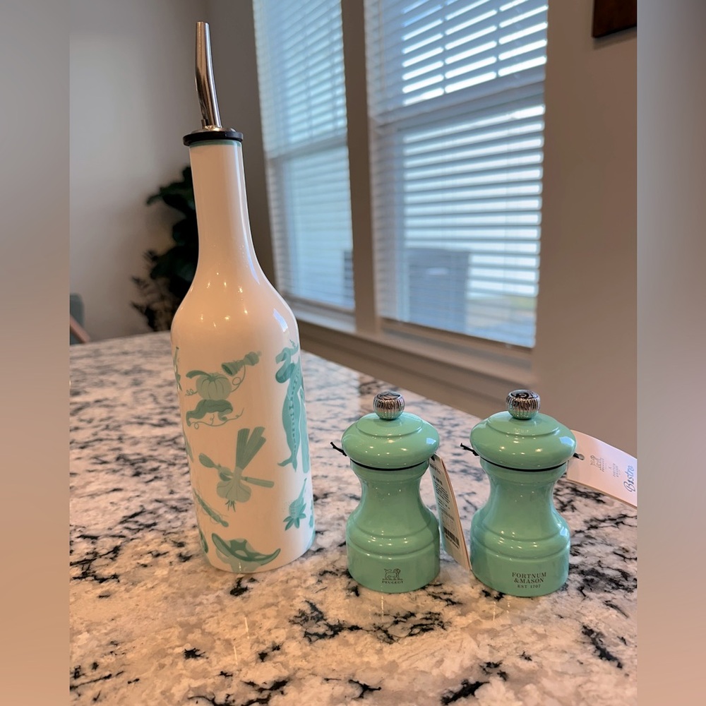 Fortnum & Mason salt and pepper grinder and oil drizzler, new